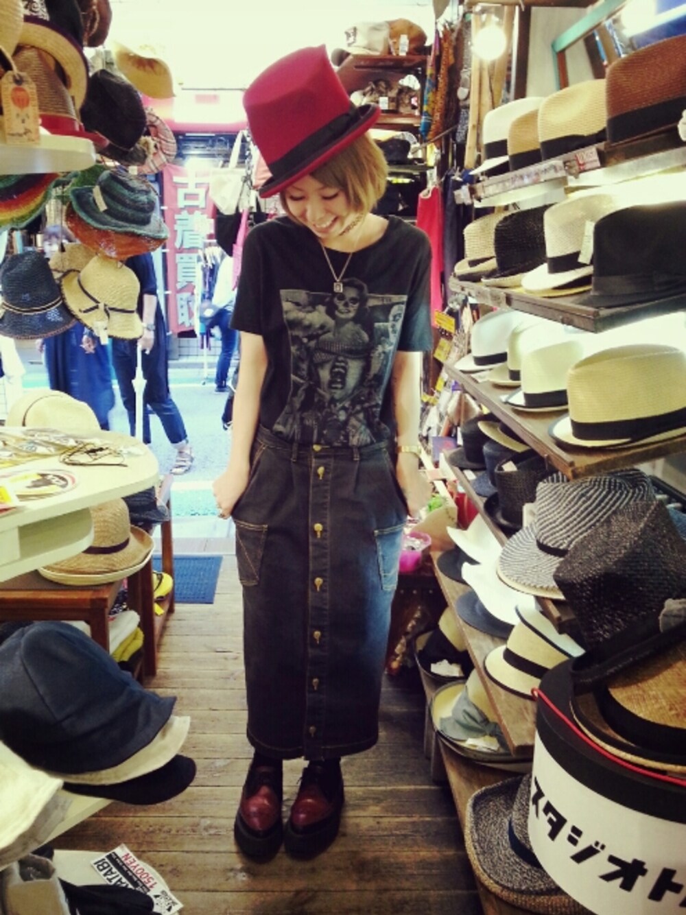 「twits、トップハット、RUDE GALLERY、デニム、ブラック、mercibeaucoup,、GEORGE COX、big black maria、大人カジュアル、チョーカー」｜「mercibeaucoup,のアイテム（デニムスカート、ブラック系）」を使った、いけだめぐみさん（レディース・155cm）の夏コーディネートの1枚目の写真