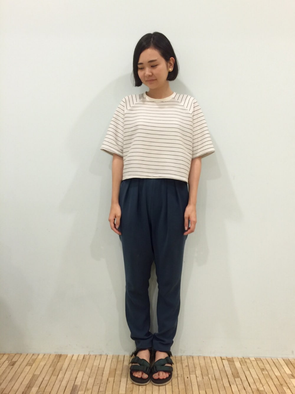 「ネイル、ショートネイル、nail 、ENFOLD、ボーダー、サンダル、suicoke」｜「ENFOLDのアイテム（その他パンツ、ブルー系）」を使った、△kolmio+LIM△さん（レディース・161cm）の夏コーディネートの1枚目の写真