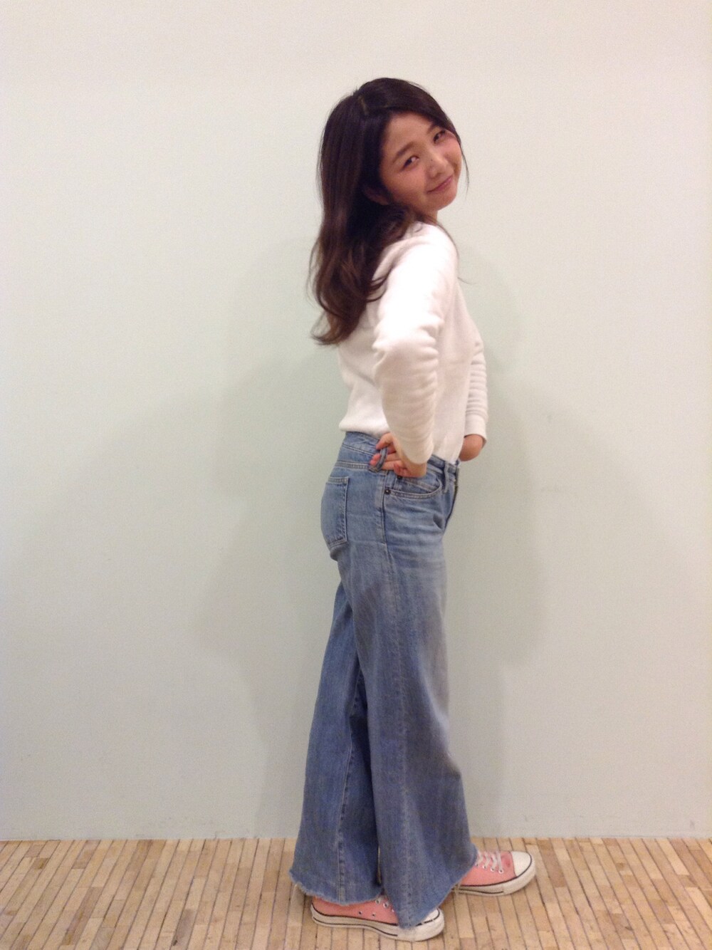 「kolmio、eyelist、eyelash、アイラッシュ、餅、みおもち、もちらっしゅ」｜「CONVERSEのアイテム（スニーカー、ピンク系）」を使った、△kolmio+LIM△さん（レディース・157cm）の秋コーディネートの1枚目の写真