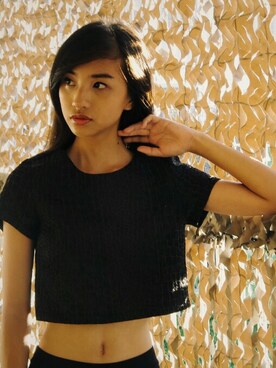 「Supréのアイテム（その他トップス、ブラック系）」を使った、Vanessa Hoさん（レディース・166cm）の春コーディネート
