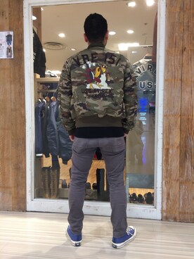 「静岡」｜「アイテム（MA-1）」を使った、Yoshi Yamaさん（メンズ・174cm）の秋コーディネート