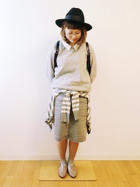 「オールグレー」｜「アイテム（デニムスカート）」を使った、kumiosadaさん（レディース・155cm）の冬コーディネート