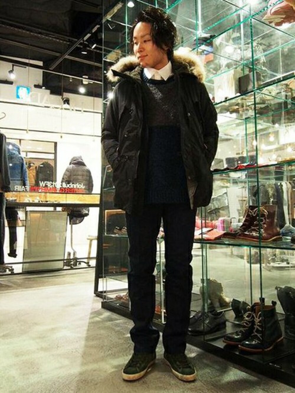 「スニーカー」｜「Johnbull Private laboのN-3Bジャケット(16403)（モッズコート、グリーン系）」を使った、Johnbull Private laboさん（メンズ・170cm）の冬コーディネートの1枚目の写真