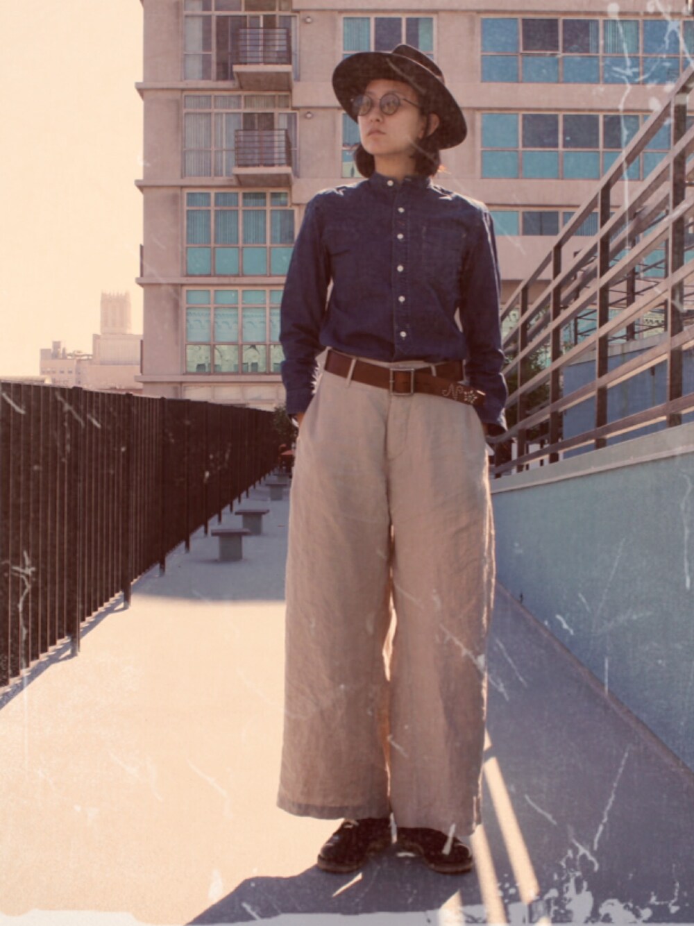 「アメカジ、アメカジ女子、ラルフローレン、Ralph Lauren、ダブルアールエル、古着、ユーズド、ootd、カリフォルニア、リアルマッコイズ」｜「RRLのアイテム（シャツ/ブラウス、ブルー系）」を使った、Natsuki Tanakaさん（レディース・171cm）の秋コーディネートの1枚目の写真