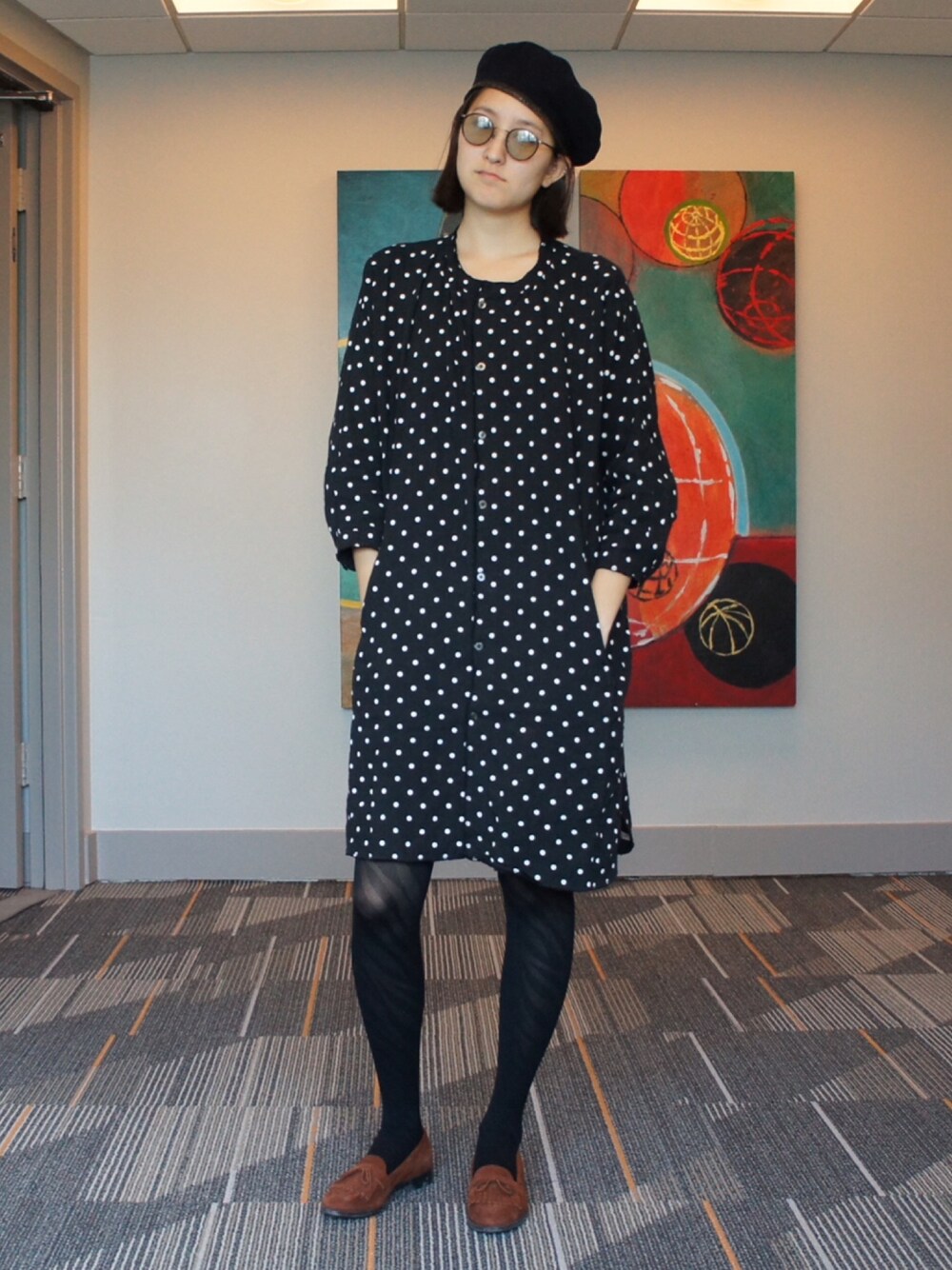 「アメカジ、アメカジ女子部、キャピタル、KAPITAL、水玉、ヴィンテージ、ミリタリー、ベレー帽、古着、古着MIX」｜「KAPITALのアイテム（ワンピース、ブラック系）」を使った、Natsuki Tanakaさん（レディース・171cm）の秋コーディネートの1枚目の写真