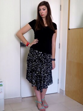 「skirt」｜「アイテム（腕時計）」を使った、Charlotteさん（レディース・175cm）の秋コーディネート