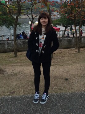 「VANS（バンズ）のアイテム（スニーカー、ブラック系）」を使った、CherryChanさん（レディース・150cm）の冬コーディネート
