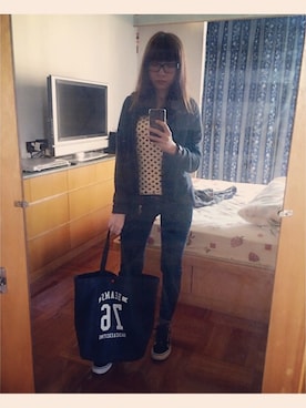 「H&M（エイチ・アンド・エム）のアイテム（デニムパンツ、ブルー系）」を使った、CherryChanさん（レディース・150cm）の冬コーディネート