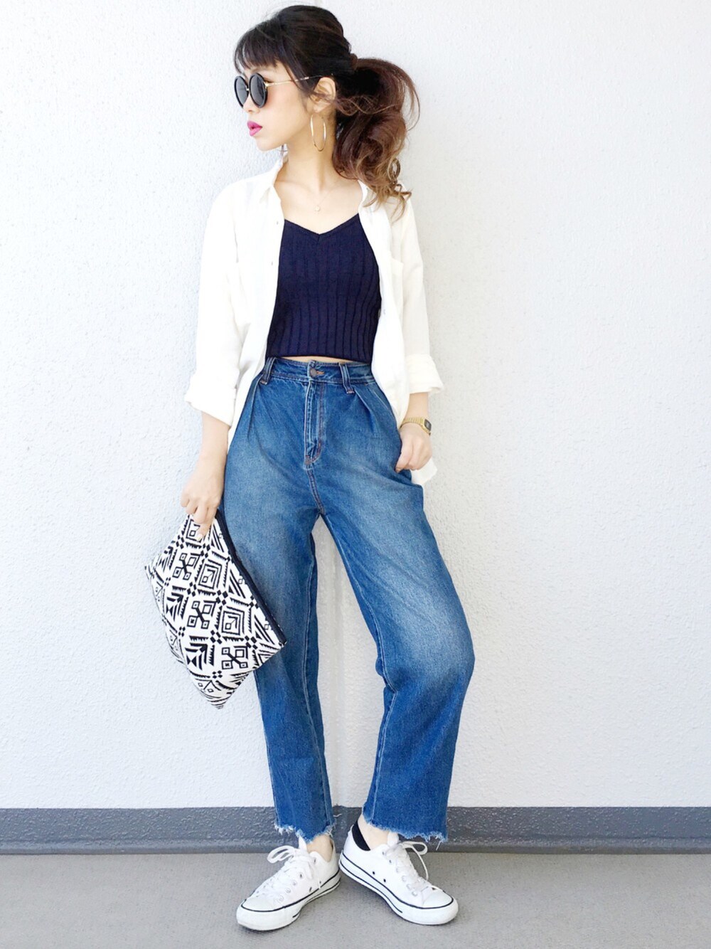 「カジュアル、大人カジュアル、シンプル、ビスチェ、デニム、スニーカー、GU、プチプラ、ootd」｜「ever myのアイテム（ネックレス、ゴールド系）」を使った、Aiさん（レディース・163cm）の春コーディネートの1枚目の写真