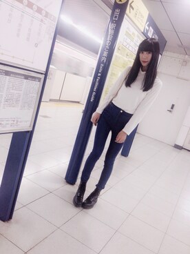 「UNIQLO（ユニクロ）のアイテム（その他トップス、ホワイト系）」を使った、MISAKIさん（レディース・176cm）の秋コーディネート