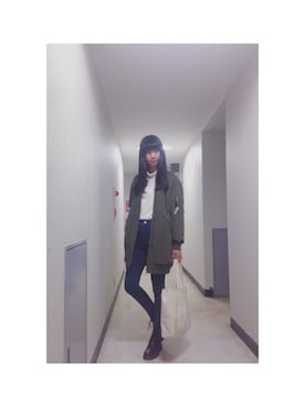 「UNIQLO（ユニクロ）のアイテム（Tシャツ/カットソー、ホワイト系）」を使った、MISAKIさん（レディース・176cm）の秋コーディネート