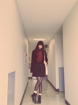 「UNIQLO（ユニクロ）のアイテム（チェスターコート、ブラック系）」を使った、MISAKIさん（レディース・176cm）の冬コーディネート