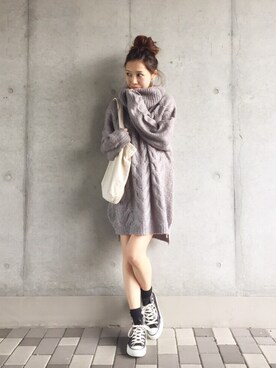 yurie is wearing Ungrid "【Casual】ﾀｰﾄﾙｹｰﾌﾞﾙﾙｰｽﾞﾆｯﾄ"
