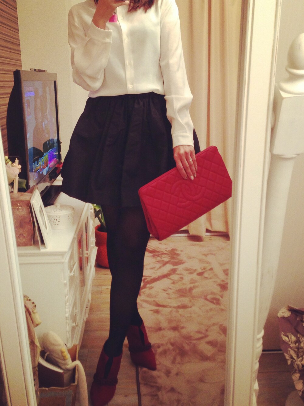 「MIUMIU」｜「CHANELのアイテム（クラッチバッグ、レッド系）」を使った、yuki♡さん（レディース・158cm）の冬コーディネートの1枚目の写真