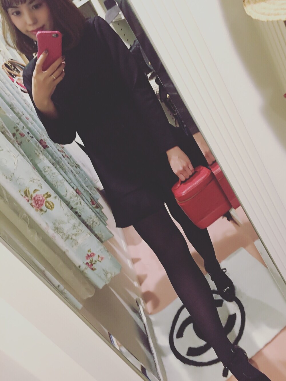 「記念日、ワンピース」｜「no brandのアイテム（ワンピース、ブラック系）」を使った、yuki♡さん（レディース・158cm）の冬コーディネートの1枚目の写真