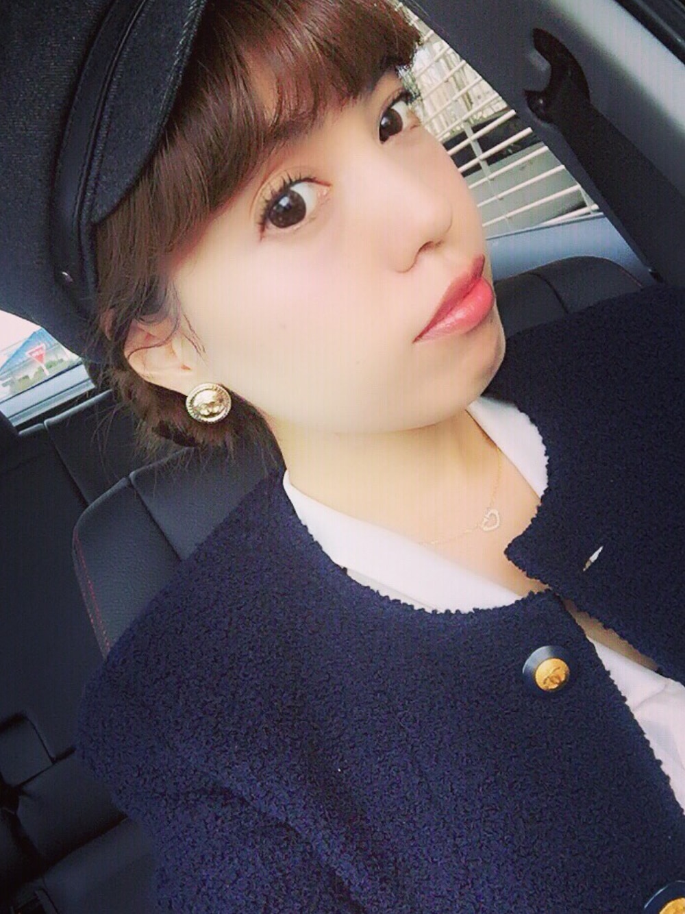 「大人カジュアル」｜「CHANELのアイテム（ピアス（両耳用）、ゴールド系）」を使った、yuki♡さん（レディース・158cm）の冬コーディネートの1枚目の写真
