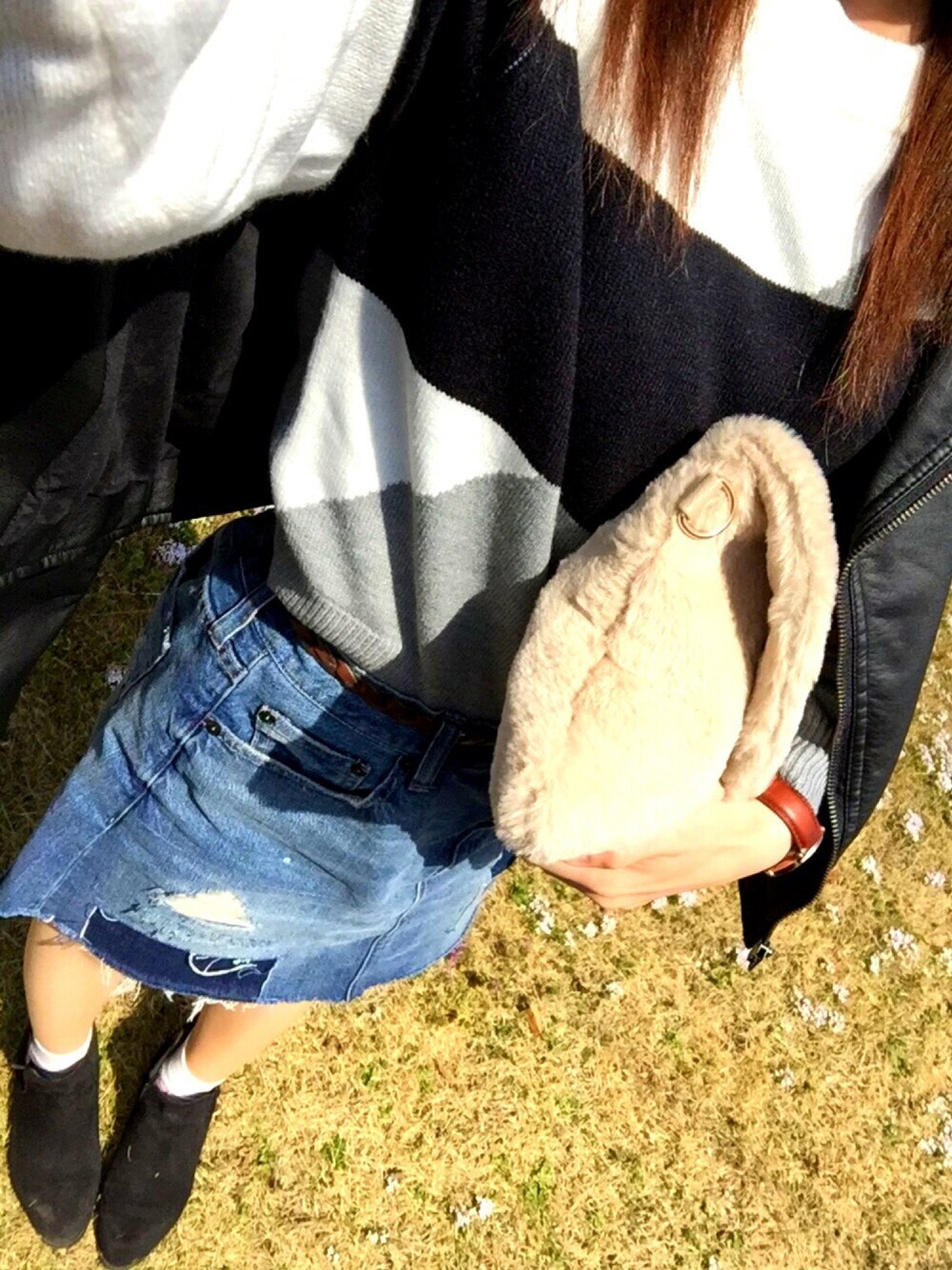 「ライダースジャケット、クラッチバッグ、ダニエルウェリントン、サイドゴアブーツ、ローリーズファーム(LOWRYS FARM)、黒コーデ」｜「LOWRYS FARMの○●mikoa LOWRYS FARM●○サイドゴアショートブーツ2　710912（ブーツ、ブラック系）」を使った、miyuさん（レディース・157cm）の春コーディネートの1枚目の写真