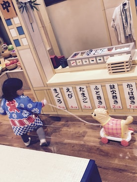 「こどもの湯のアイテム（その他トップス、ブルー系）」を使った、heroさん（キッズ・90cm）の冬コーディネート