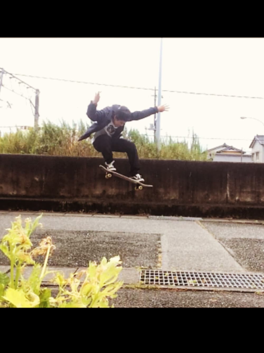 「supreme、Supreme(シュプリーム)、palace、palaceskateboards、FTC、VANS、brixton、スケータースタイル」｜「BRIXTONのアイテム（キャップ、ブラック系）」を使った、Reoさん（メンズ・171cm）の秋コーディネートの1枚目の写真