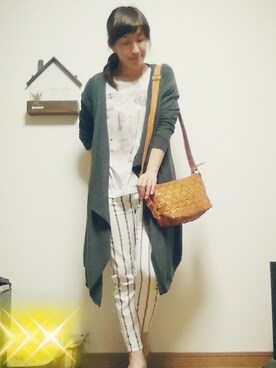 「しまむら（シマムラ）のアイテム（Tシャツ/カットソー、ホワイト系）」を使った、ayuさん（レディース・160cm）の春コーディネート