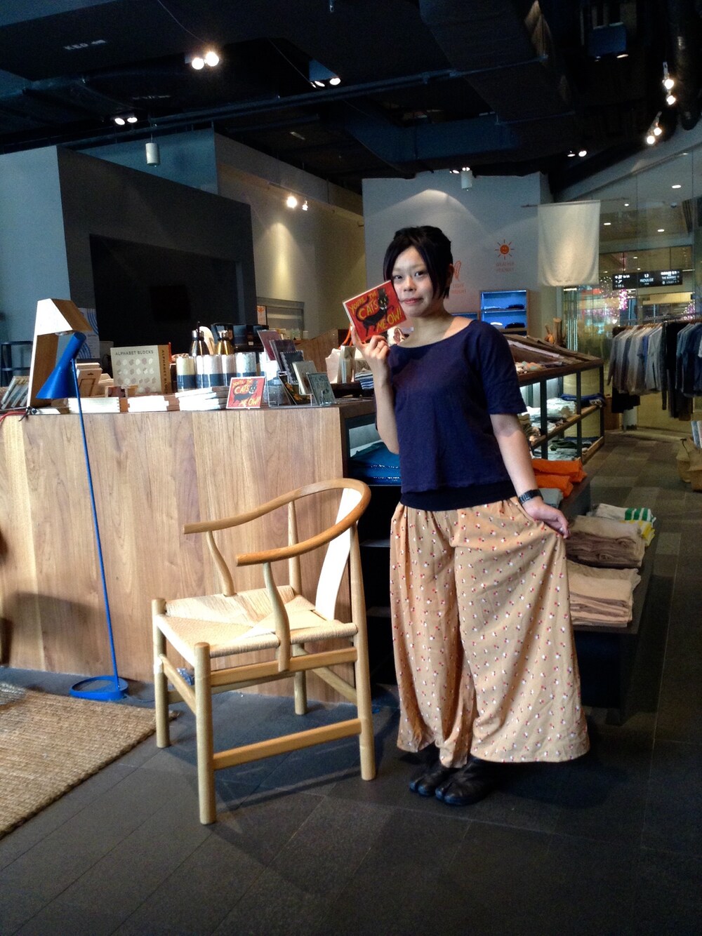 「SOU・SOU、足袋」｜「KBFのアイテム（Tシャツ/カットソー、ブルー系）」を使った、PACT+LIMさん（レディース・150cm）の秋コーディネートの1枚目の写真