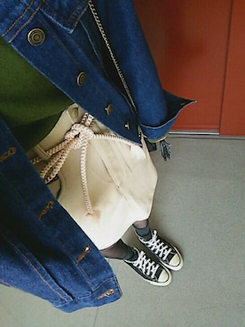 「ハイネックトップス」｜「アイテム（デニムジャケット）」を使った、sehunaさん（レディース・155cm）の春コーディネート