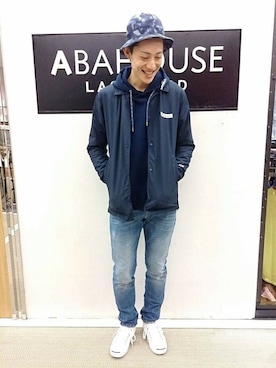 「ホワイトスニーカー」｜「アイテム（その他アウター）」を使った、實川健太さん（メンズ・184cm）の冬コーディネート