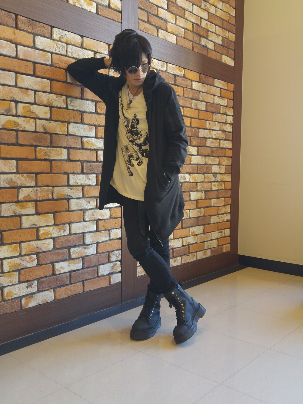 「フーデット、MA-1、うさぎ、KINGLYMASK 、キングリー、KMK、ららぽーとTOKYO-BAY」｜「KINGLYMASKのジオメトリーバックプリント ロング フーデット スウェット MA-1 ミリタリー パーカ　パーカー（パーカー、ブラック系）」を使った、KMKSTAFFさん（メンズ・165cm）の冬コーディネートの1枚目の写真