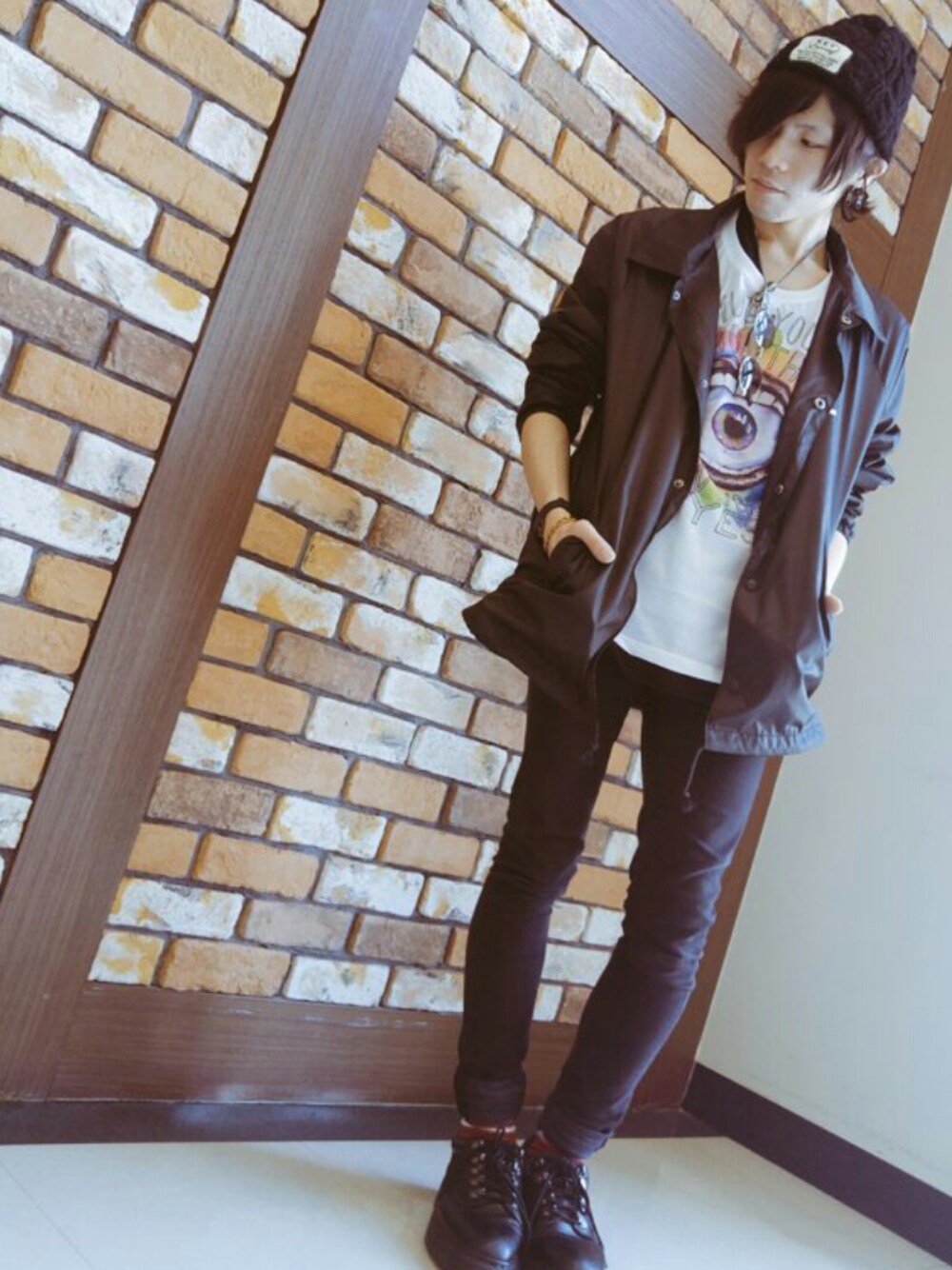 「KINGLYMASK 、キングリー、KMK、ららぽーとTOKYO-BAY、NUEVO、ビッグT、コーチジャケット」｜「KINGLYMASKの「カラフルキス」 ドロップ ショルダー ビッグ Tシャツ（Tシャツ/カットソー、ホワイト系）」を使った、KMKSTAFFさん（メンズ・165cm）の春コーディネートの1枚目の写真