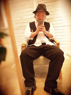 「アイテム（バングル/リストバンド）」を使った、甲斐　ジュンヤさん（メンズ・170cm）の冬コーディネート