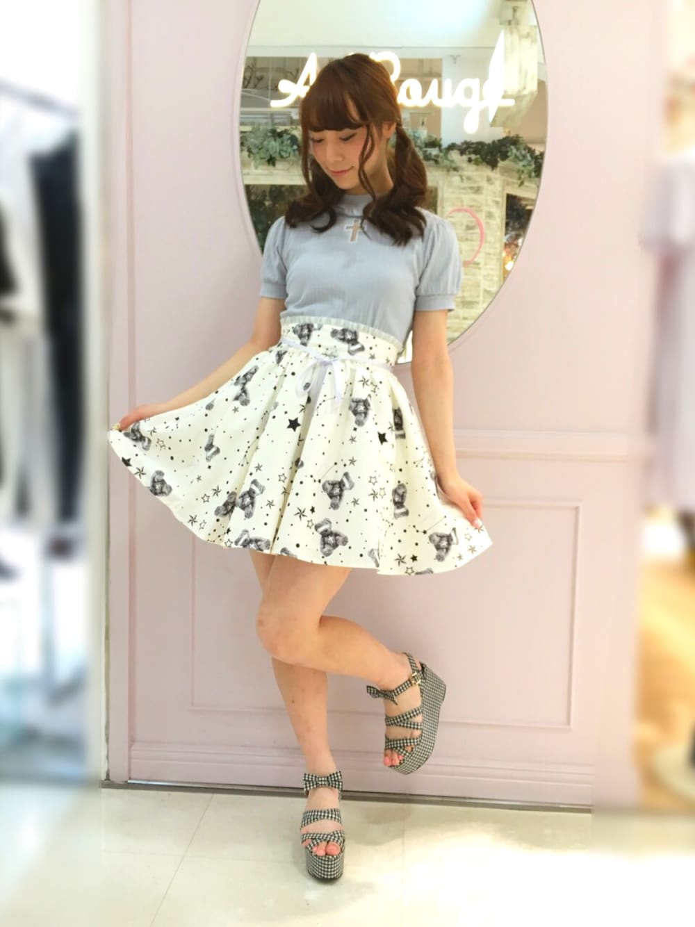 「夏コーデ、ガーリー、くまさん、ブルー、ブルー x ホワイト、ギンガムチェック」｜「Ank Rougeのアイテム（Tシャツ/カットソー、ブルー系）」を使った、m a y u さん（レディース・158cm）の夏コーディネートの1枚目の写真