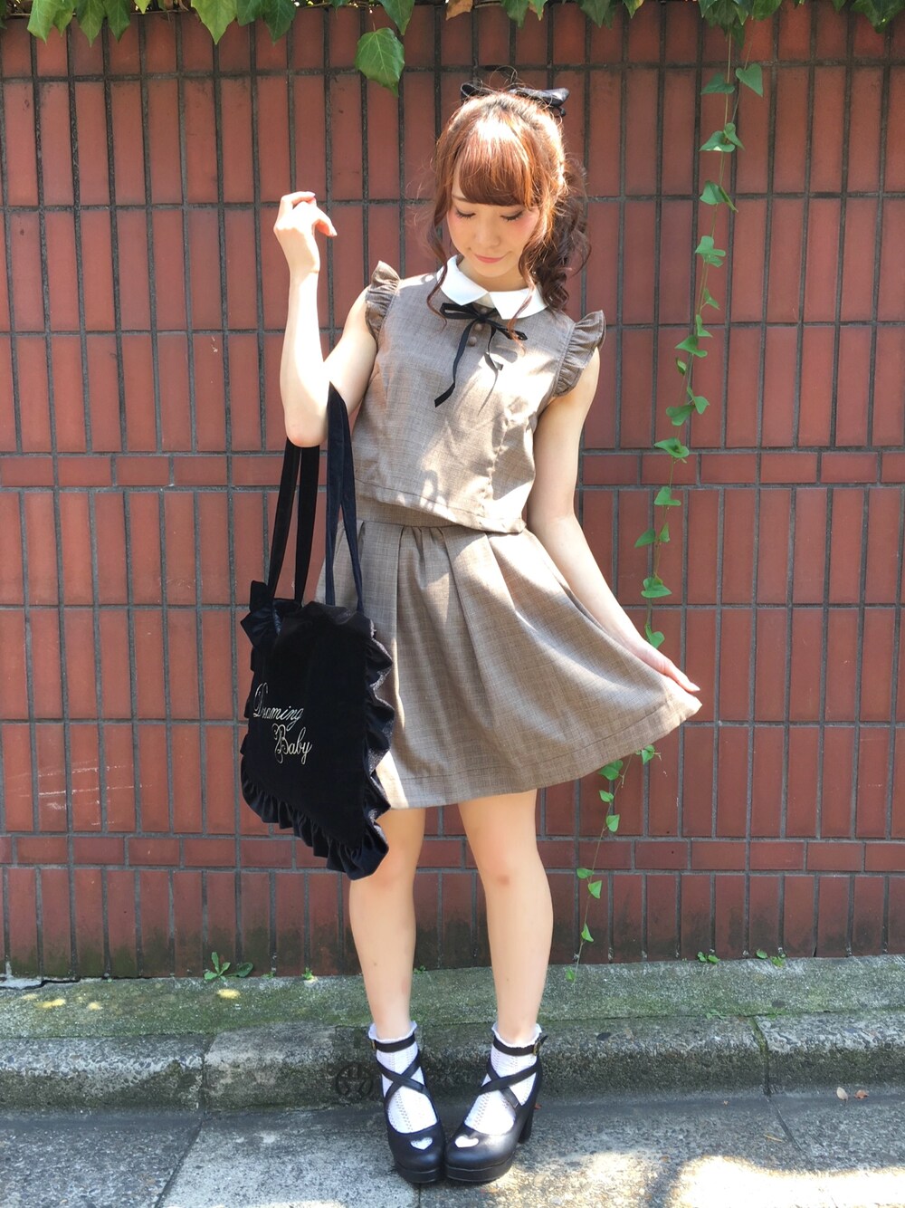 「秋のコーデ、秋コーデ、クラシカル、ガーリー、チェック、チェックスカート、セットアップ、パンプス、ハート」｜「Ank Rougeのアイテム（シャツ/ブラウス、ブラウン系）」を使った、m a y u さん（レディース・158cm）の夏コーディネートの1枚目の写真