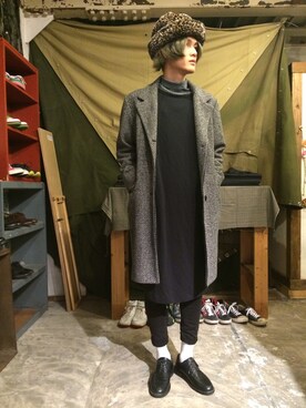 「ロングニット」｜「アイテム（チェスターコート）」を使った、yoshioka koheiさん（メンズ・178cm）の冬コーディネート