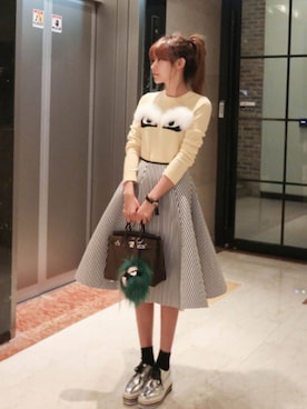 「Aラインスカート」｜「アイテム（財布/小物）」を使った、11AMさん（レディース・162cm）の秋コーディネート