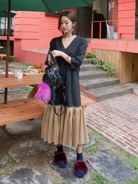 「ラビットファー」｜「アイテム（ワンピース/ドレス）」を使った、11AMさん（レディース・164cm）の秋コーディネート