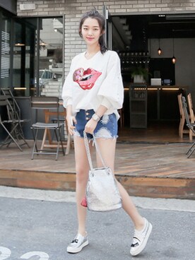 「11am」｜「アイテム（スニーカー）」を使った、11AMさん（レディース・164cm）の秋コーディネート