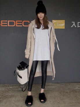 「ラビットファー」｜「アイテム（サンダル）」を使った、11AMさん（レディース・162cm）の秋コーディネート