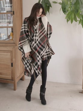 「アイテム（ポンチョ）」を使った、11AMさん（レディース・164cm）の冬コーディネート