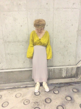 「UNIQLO（ユニクロ）のWOMEN シフォンプリーツスカート（スカート、グレー系）」を使った、ムカイハルカさん（レディース・156cm）の夏コーディネート