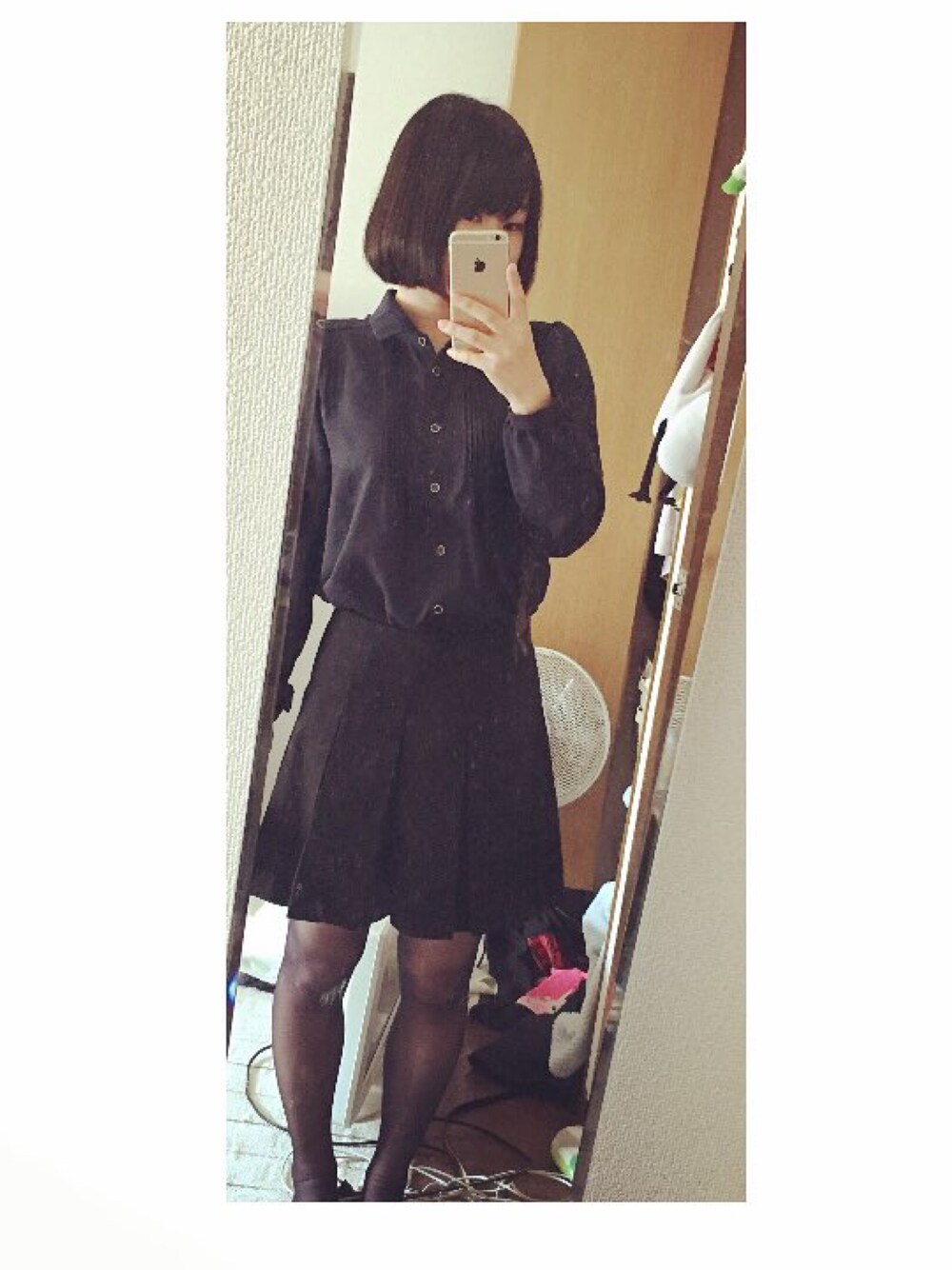 「UNIQLOのアイテム（スカート、ブラック系）」を使った、R！さん（レディース・157cm）の秋コーディネートの1枚目の写真