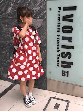 「アイテム（ブローチ/コサージュ、ホワイト系）」を使った、コダさん（レディース・154cm）の春コーディネート
