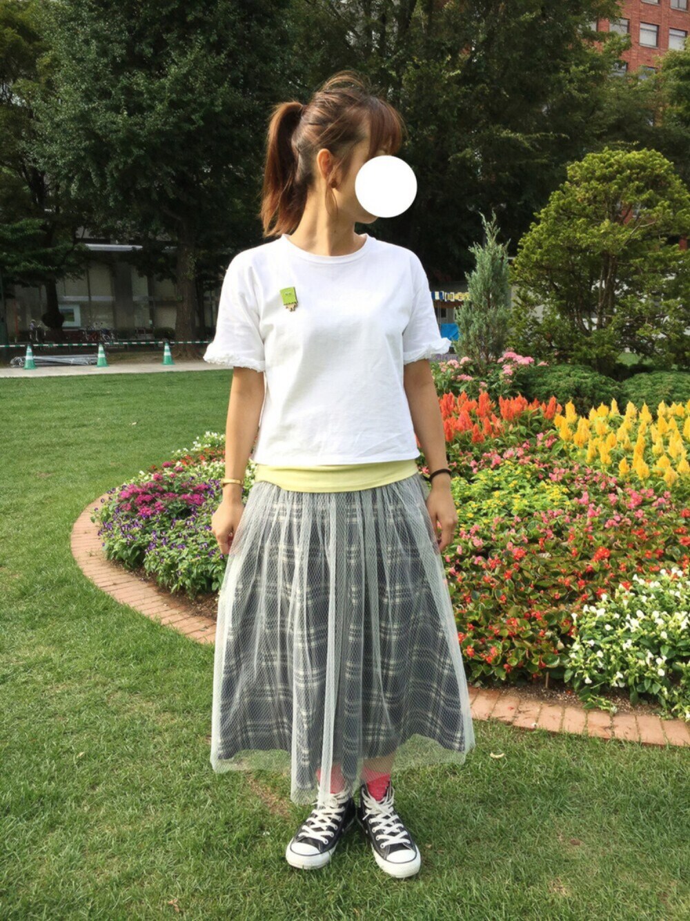 「aikoジャンキー、ポニーテール、didizizi、袖フリル、チュールスカート、BEAMS BOY、converse、白コーデ、札幌」｜「didiziziの＊ﾊﾞｽｸ天竺          袖口ﾌﾘﾙTｼｬﾂ＊（Tシャツ/カットソー、ホワイト系）」を使った、コダさん（レディース・154cm）の秋コーディネートの1枚目の写真
