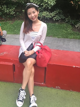 「アイテム（チューブトップ、ホワイト系）」を使った、Emily Santiagoさん（レディース・153cm）の秋コーディネート