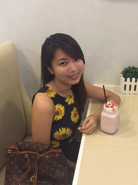 Emily Santiagoさんのコーディネート