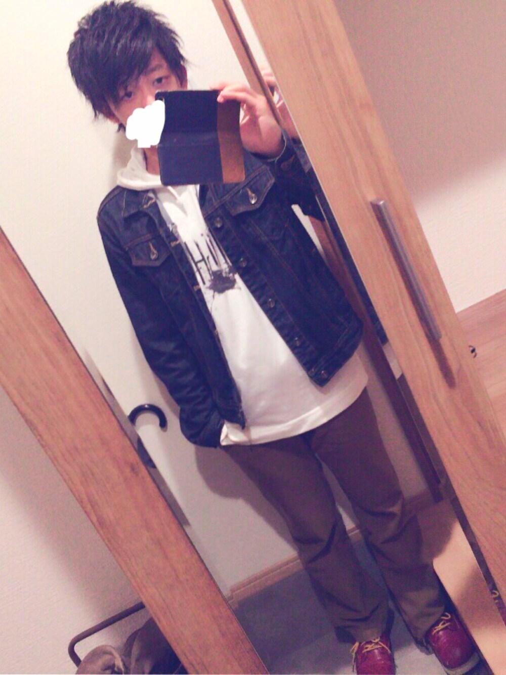 「おしゃれさんと繋がりたい、大人っぽく」｜「WEGOのアイテム（パーカー、ホワイト系）」を使った、りゅうちゃんさん（メンズ・175cm）の春コーディネートの1枚目の写真