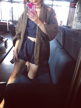 「アイテム（トレンチコート、グリーン系）」を使った、虾肆さん（レディース・168cm）の秋コーディネート