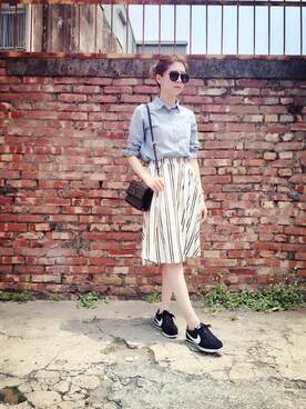 「LOVFEE（ラッフィ）のアイテム（スカート）」を使った、Reyann芮安さん（レディース・166cm）の秋コーディネート