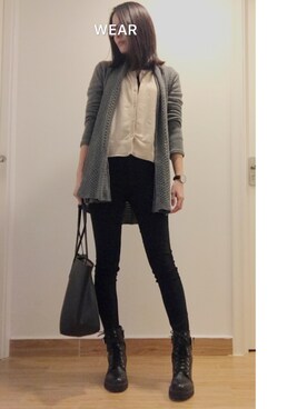 「Guess（ゲス）のアイテム（ブーツ）」を使った、colovehhさん（レディース・170cm）の冬コーディネート
