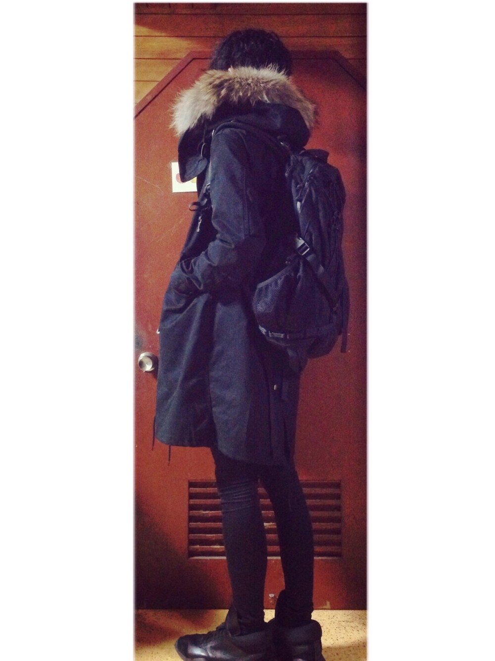 「オールブラック、ブラックコーデ、モッズコート、黒スキニー、スニーカー、RICK OWENS、adidas」｜「HAREのアイテム（モッズコート、ブラック系）」を使った、ｳｴﾊﾗさん（メンズ・173cm）の秋コーディネートの1枚目の写真