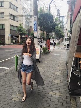 「アイテム（ビーチサンダル、ブラック系）」を使った、Mei Sunさん（レディース・166cm）の夏コーディネート